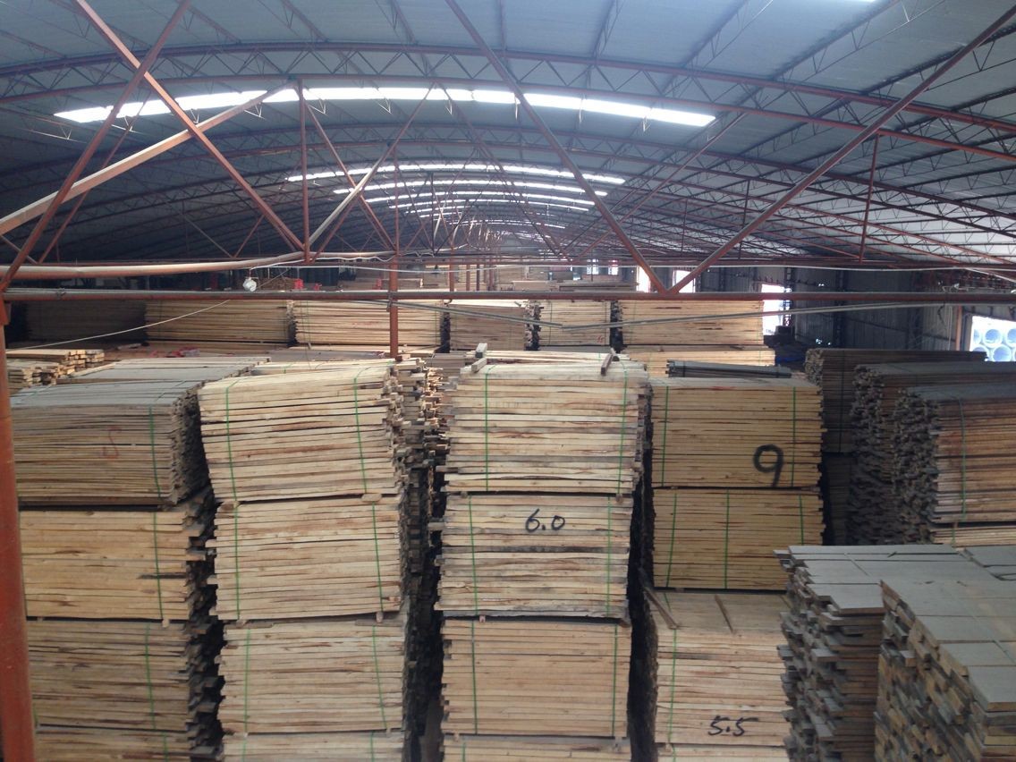 大量批发桦木烘干板材|柞木板材等家具木材