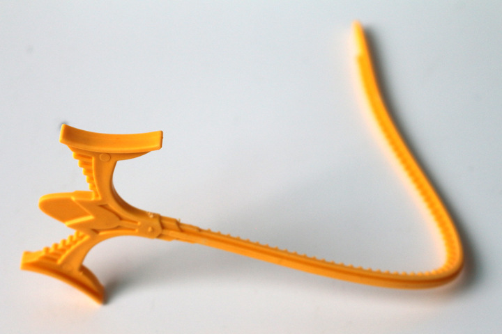 厂家处理价儿童玩具拉齿陀螺 拉尺陀螺 高速魔幻陀螺玩具批发