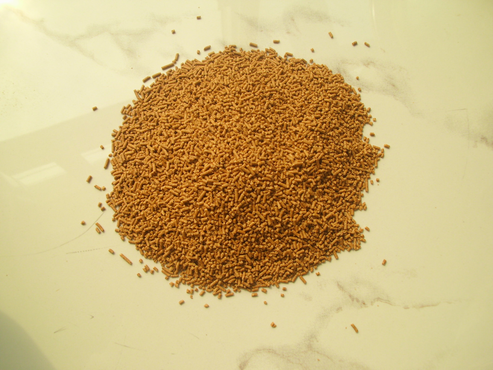 301草鱼饲料育苗饲料罗非鱼鲤鱼混养鱼饲料水产饲料金福集团批发