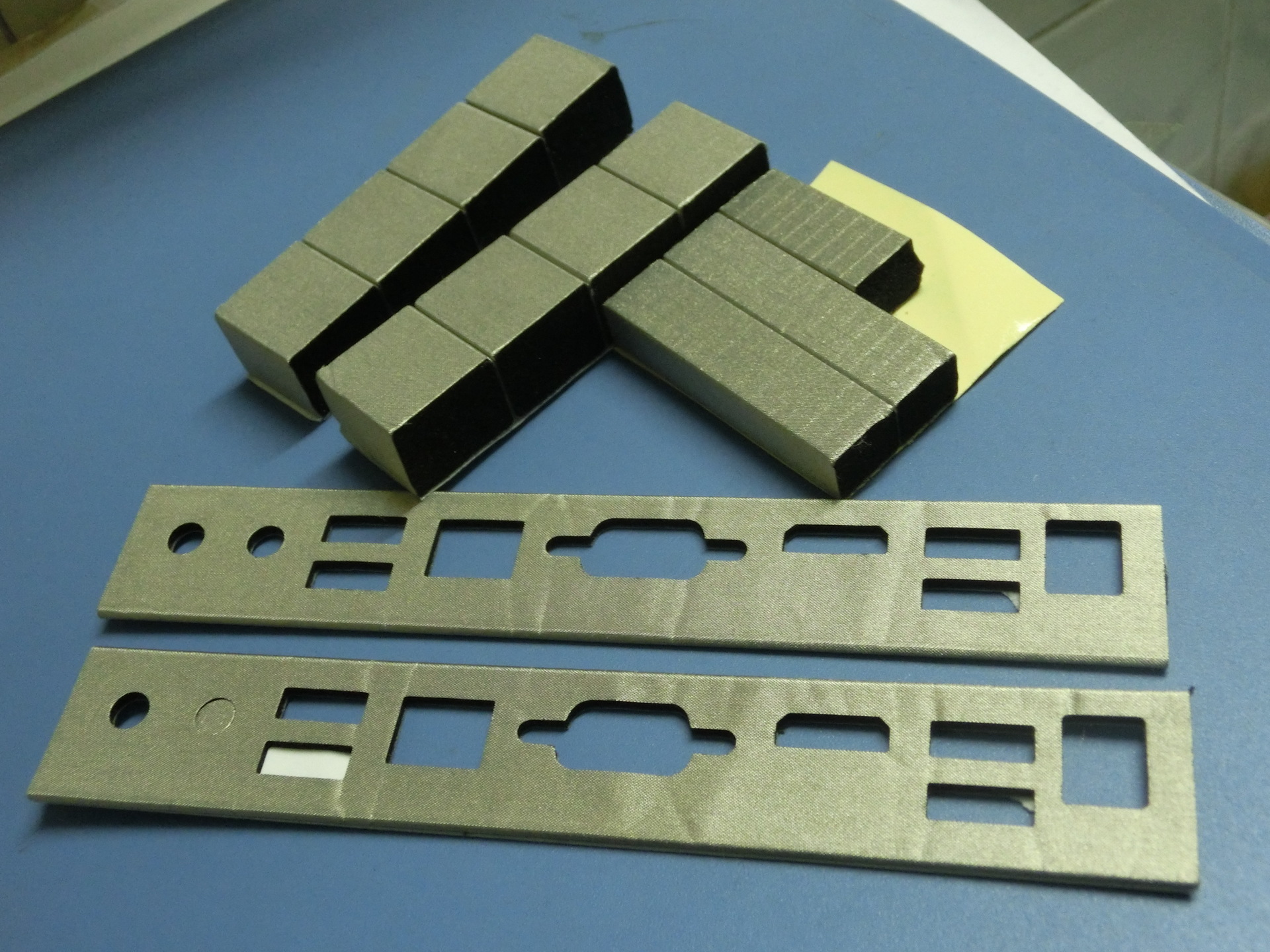 全方位导电泡棉海绵厂家定制异形冲型平纹导电泡棉各种规格-阿里巴巴