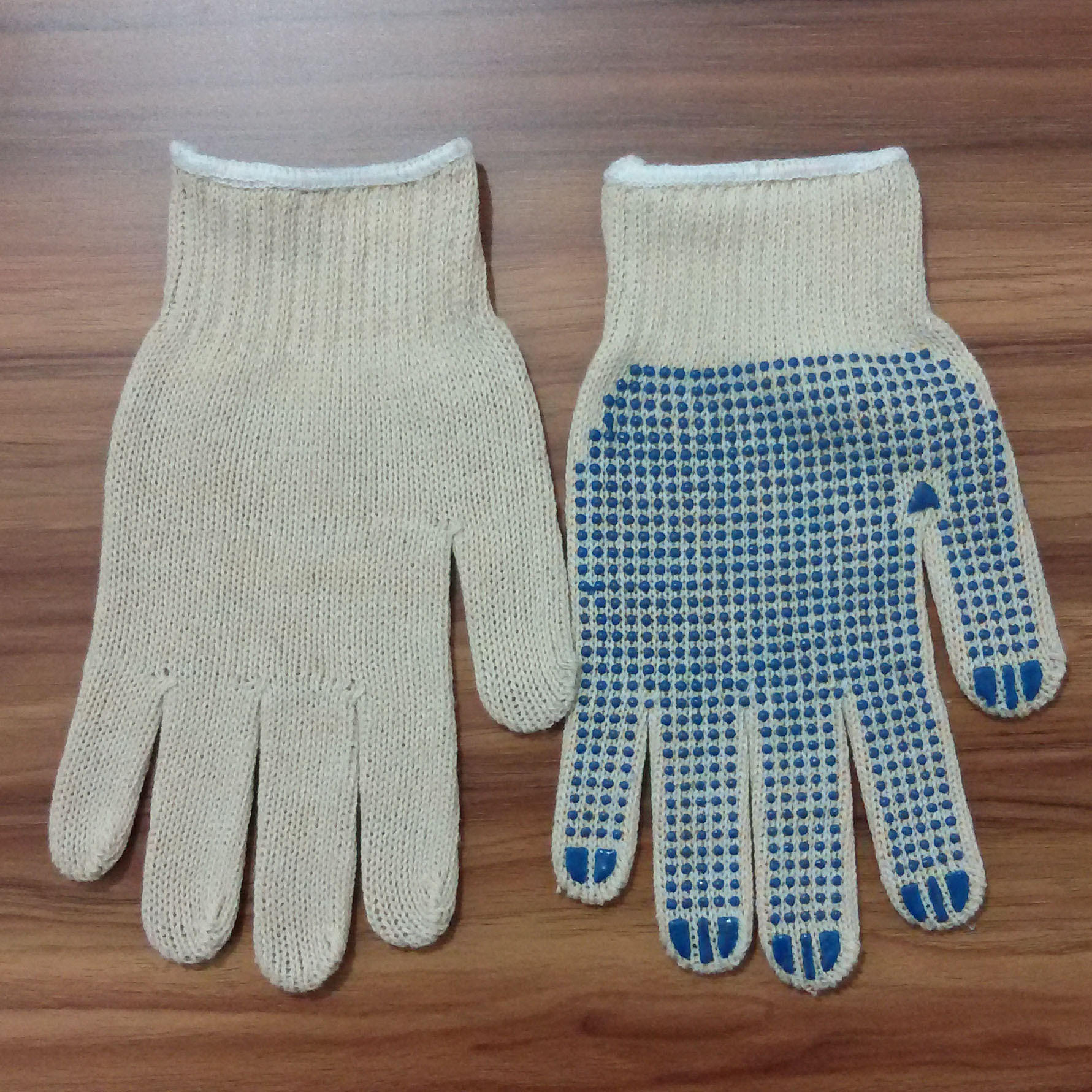 加工定制手套厂家批发电脑机针织纱线点塑手套 出口劳保点胶手套