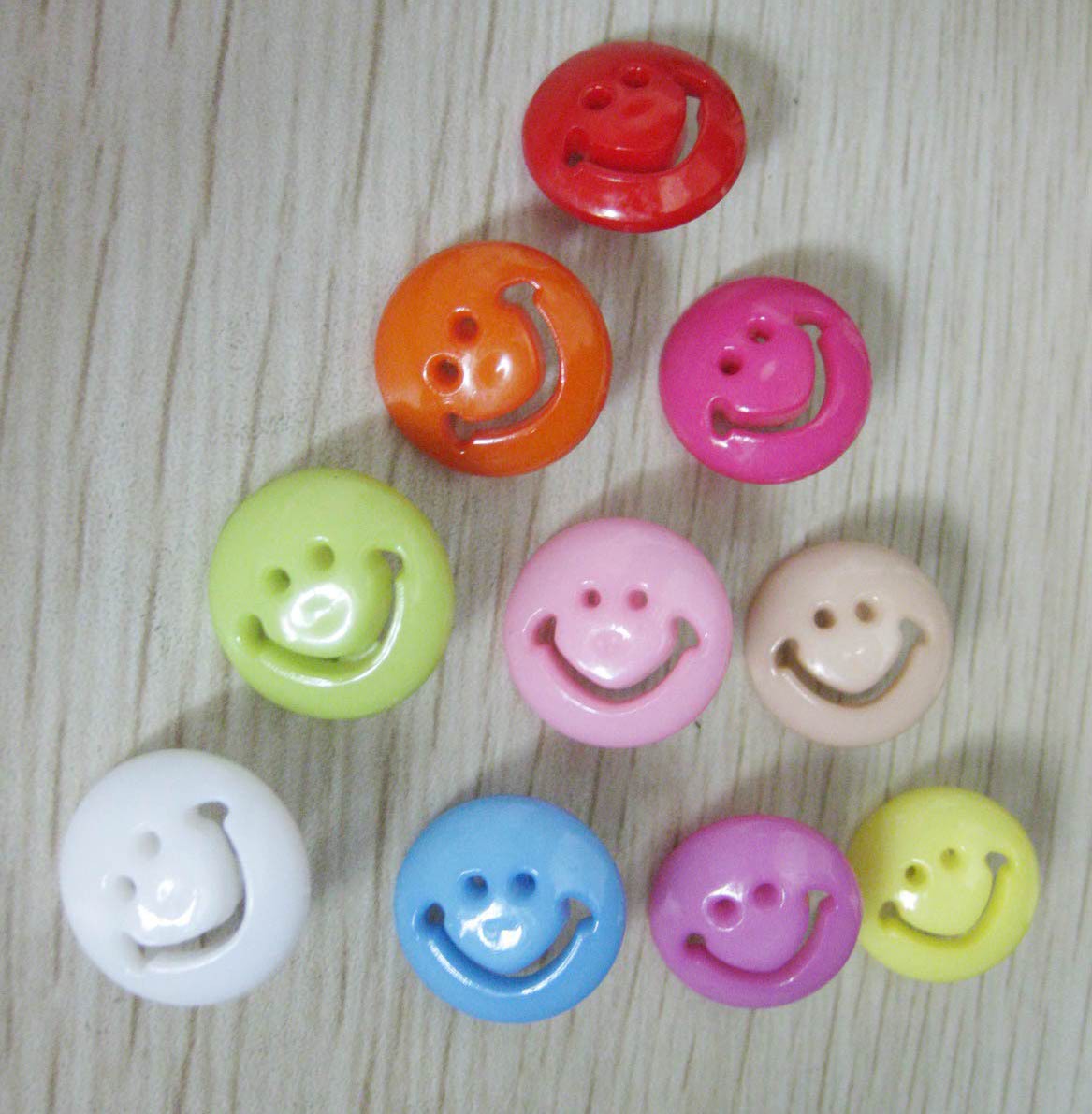 厂家批发专卖纽扣 双拼笑脸纽扣儿童服饰卡通纽扣毛衣扣diy工艺扣