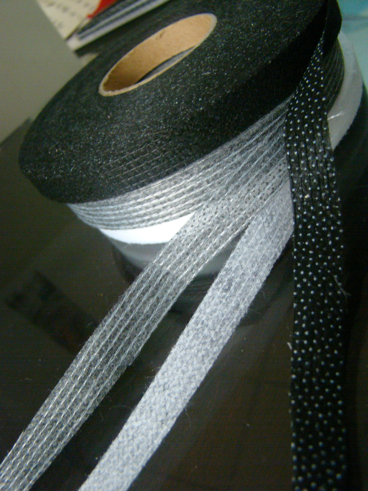 供应线朴朴条 缝编无纺衬布 嵌条 服装牵条粘合衬料