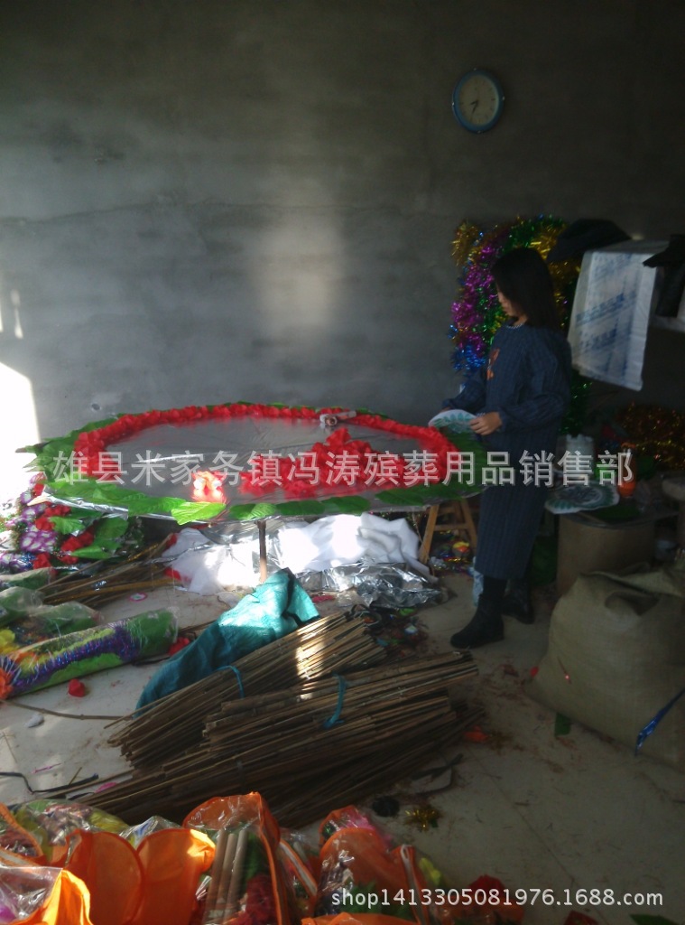 晨博殡葬花圈厂家 高档折叠仿真布花圈 造型伞花圈 手提袋装