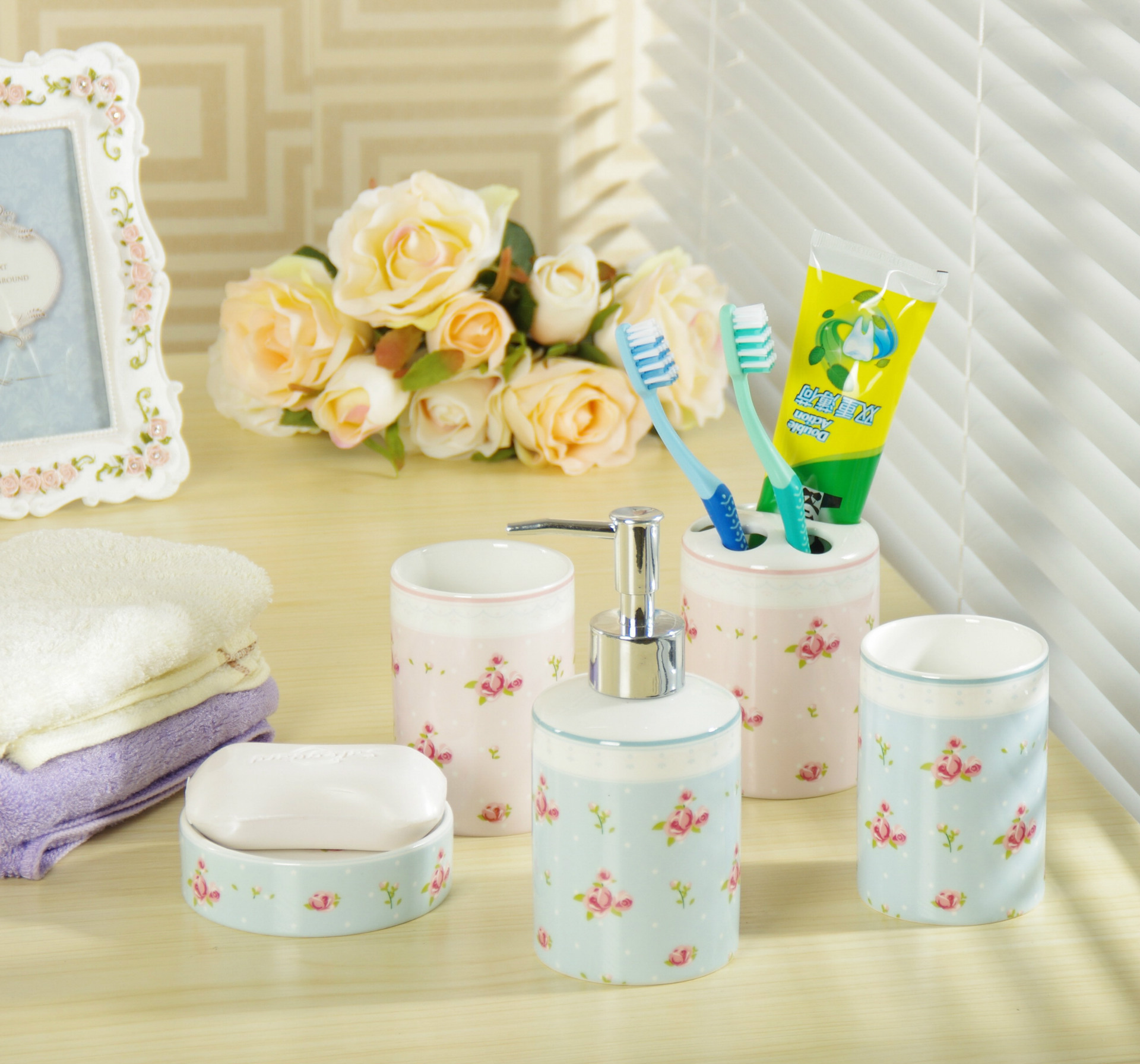 淘宝热销喜庆卫浴五件套肥皂碟牙刷架厨卫环保礼品浴室套装