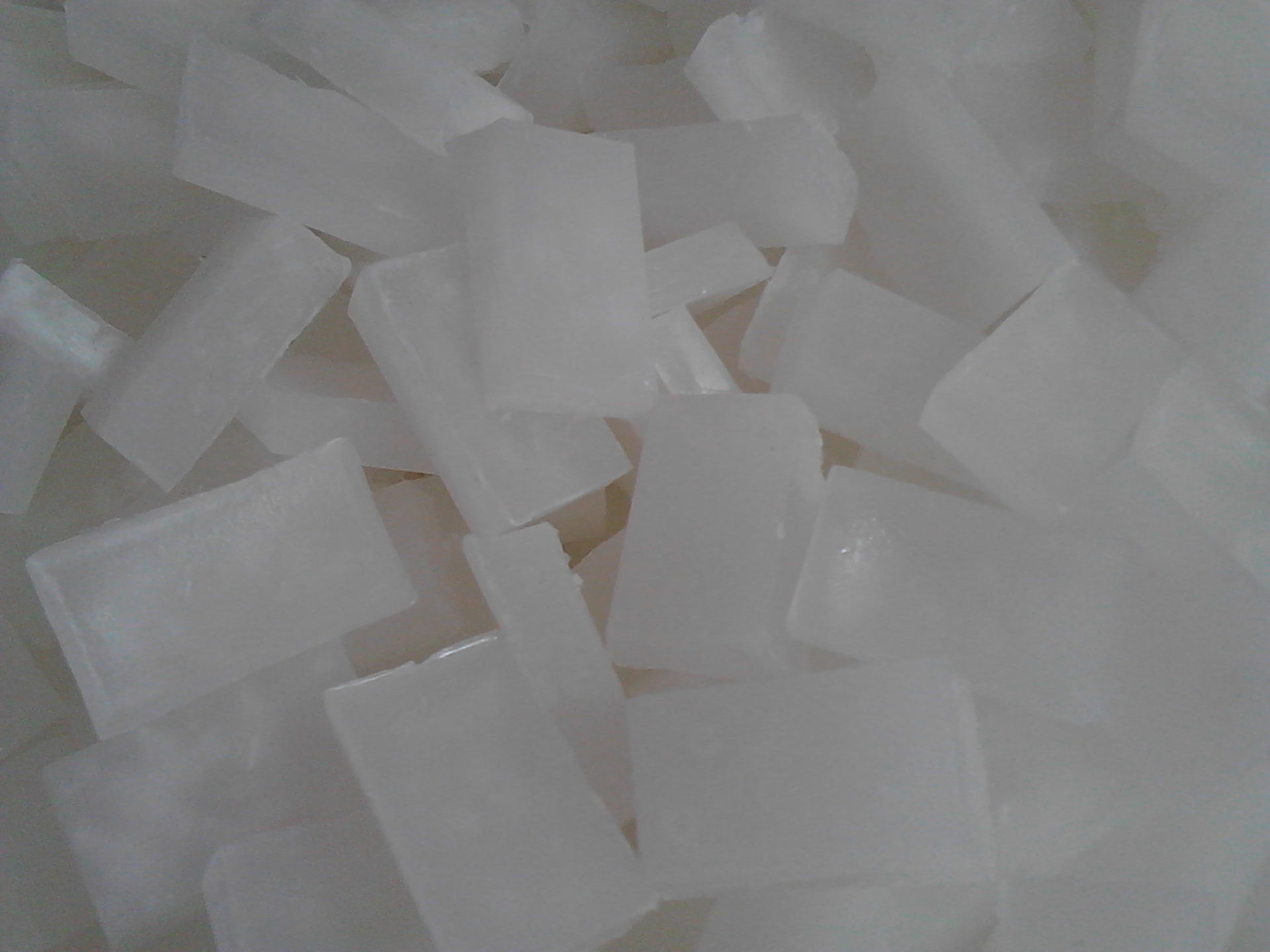 生产各种熔点全精炼医用切片石蜡 蜡疗机用医用石蜡订够不限量