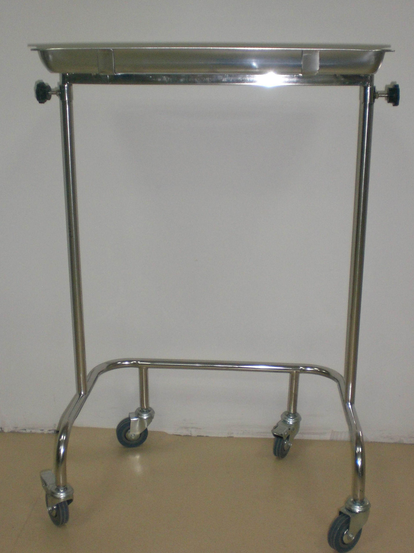 批发不锈钢手术托盘架 双臂降架手术车 刀具架 升降推车 治疗车厂