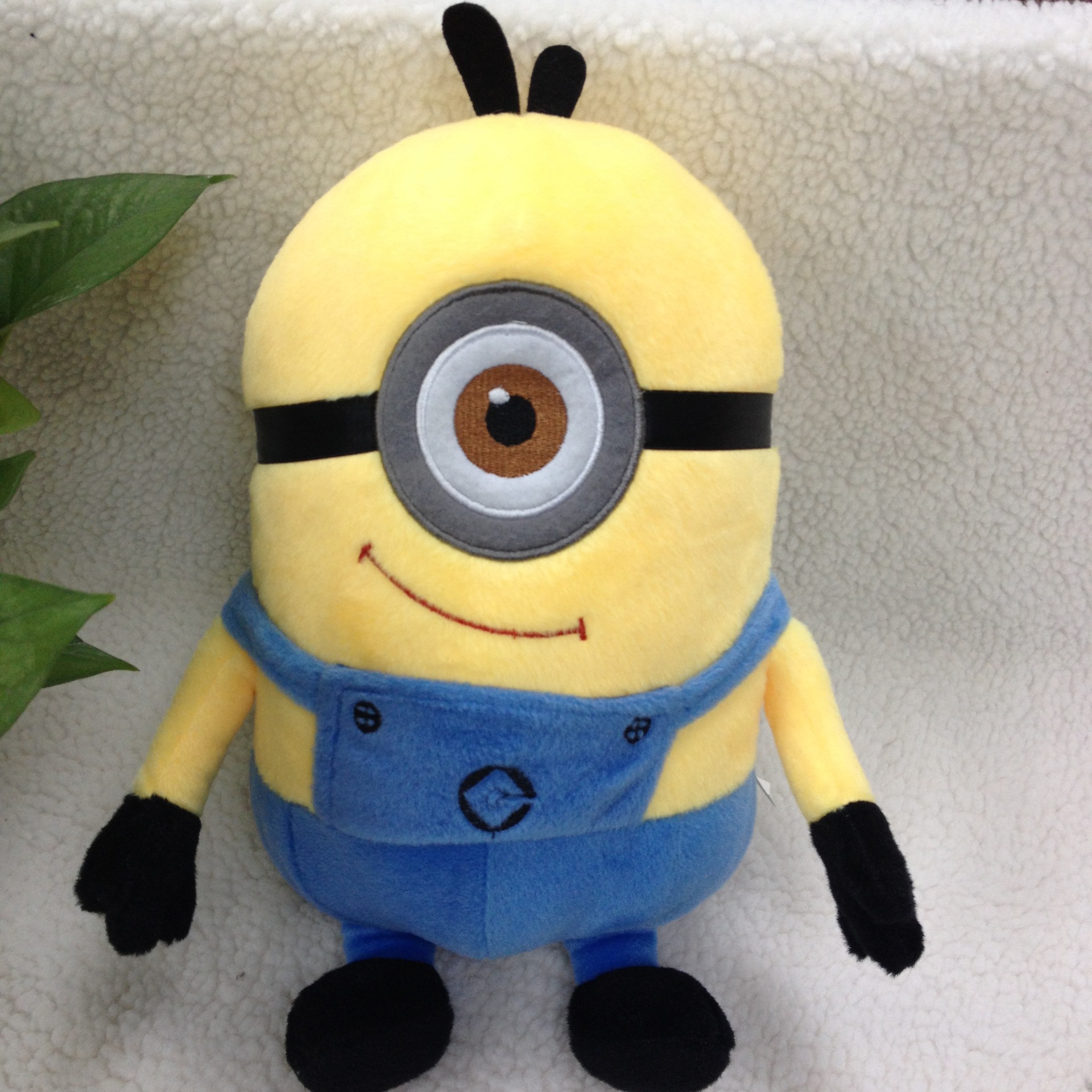 创意毛绒玩具小黄人公仔玩偶来图来样加logo厂家定制