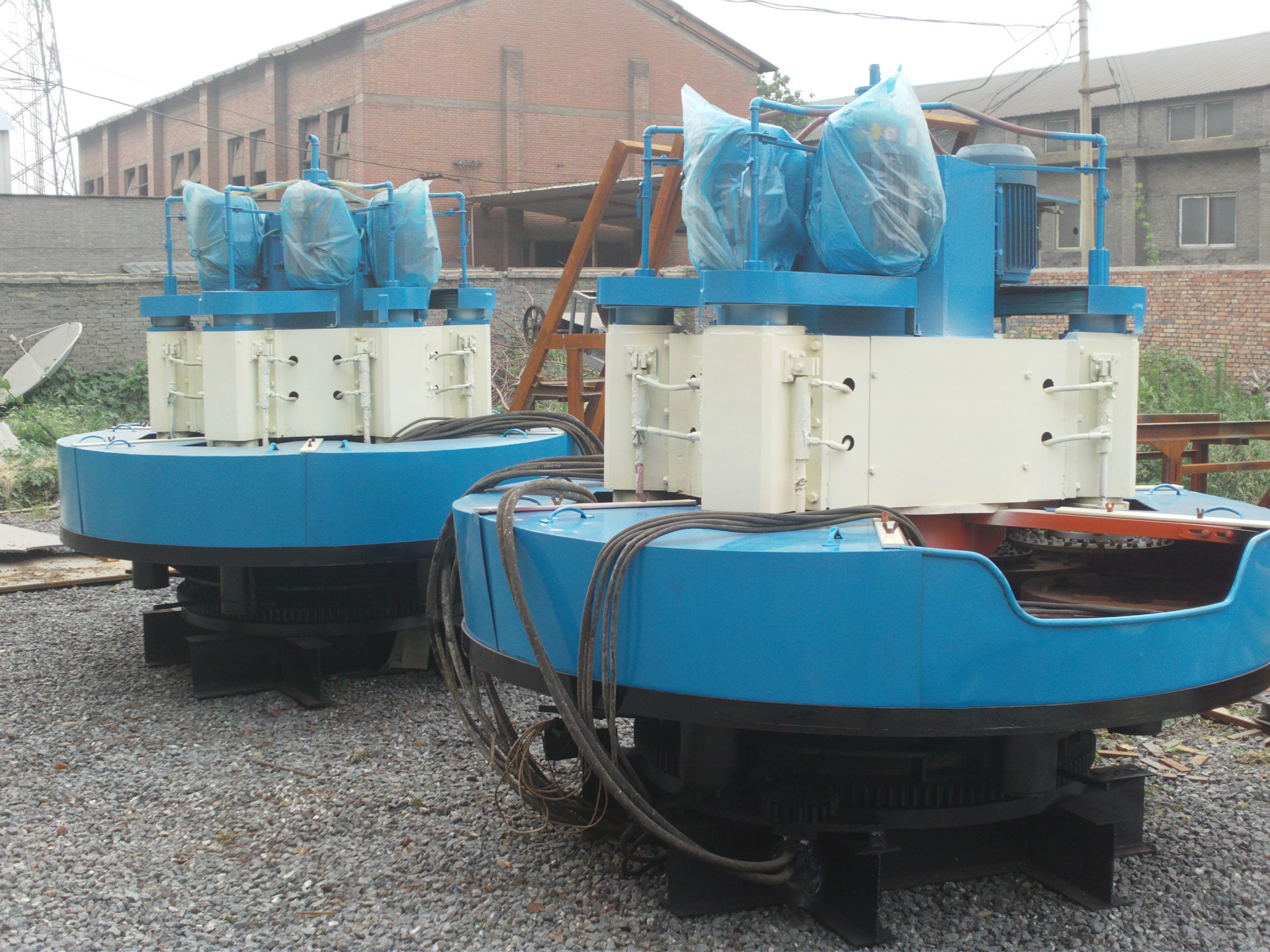 正诚水磨石制砖机 多功能彩色地砖机生产线 小型水泥水磨石砖机