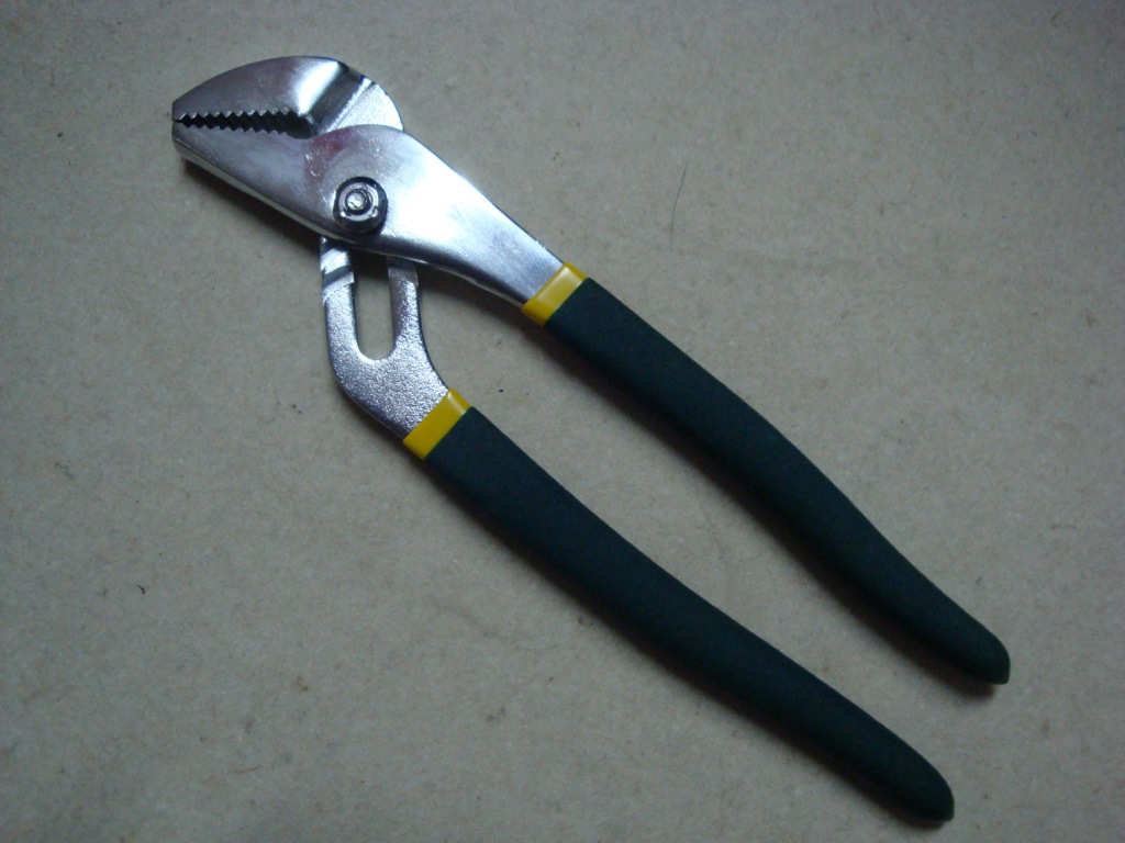 首页 工具 钳子 水泵钳 >胜达多功能水泵钳 沾塑水泵钳a3 汽修机修