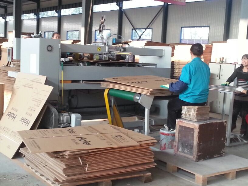 包装纸箱批发印刷淘宝纸箱定做搬家箱子快递纸箱生产厂