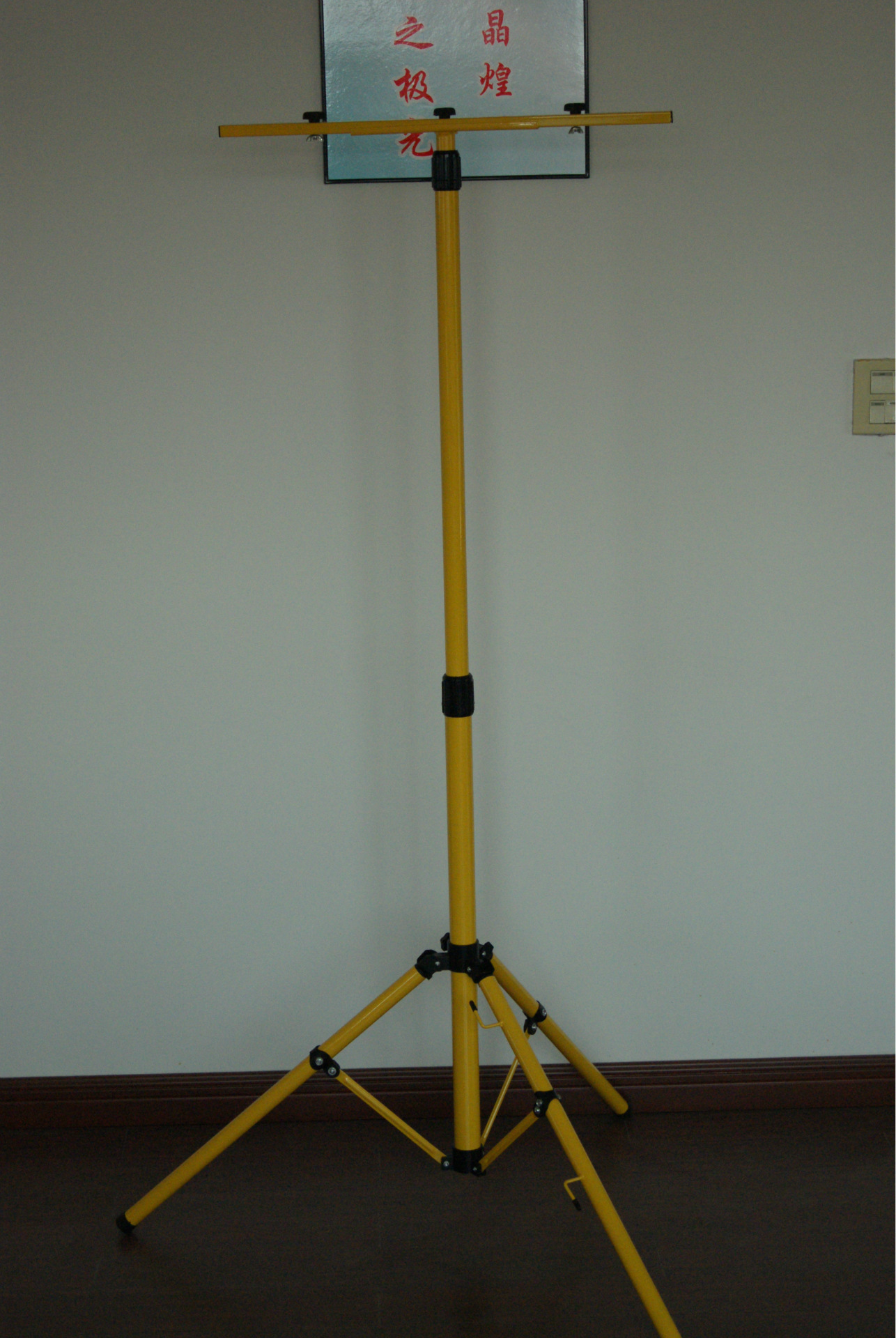 厂家生产led灯架 led支架三角架 大号三角支架可高2.1m 可低0.9m