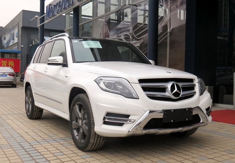 glk极致版车身完美结合了越野车的经典元素与梅赛德斯-奔驰前瞻设计