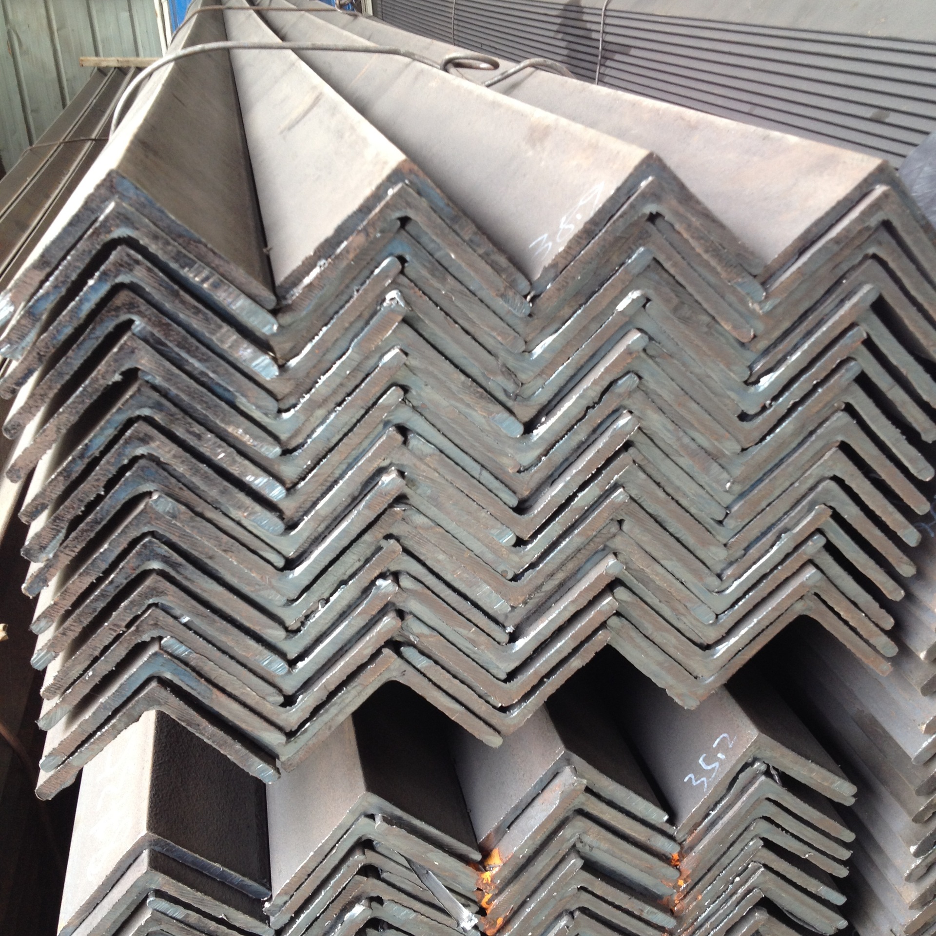 50*50*4的镀锌角钢怎么计算它的重量?