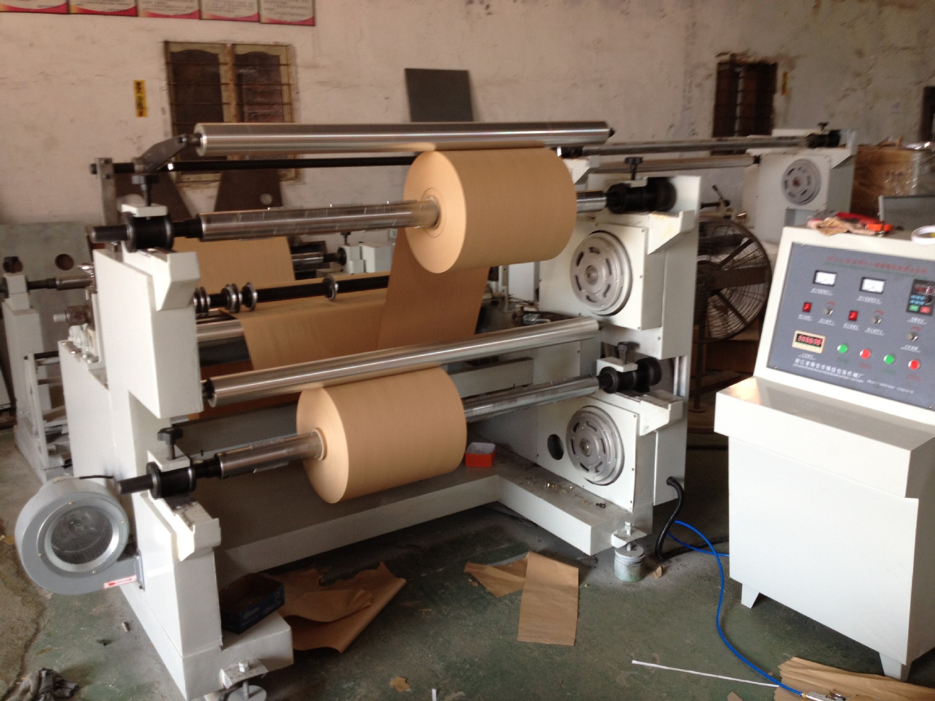 电脑型卷筒牛皮纸分条机 圆刀多条分切机 不干胶纸分切机 质保