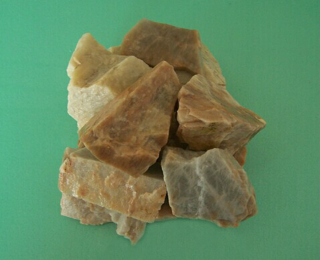 供应钾长石原矿 钾长石块 陶瓷玻璃熔块电瓷搪瓷钾肥电焊条专用