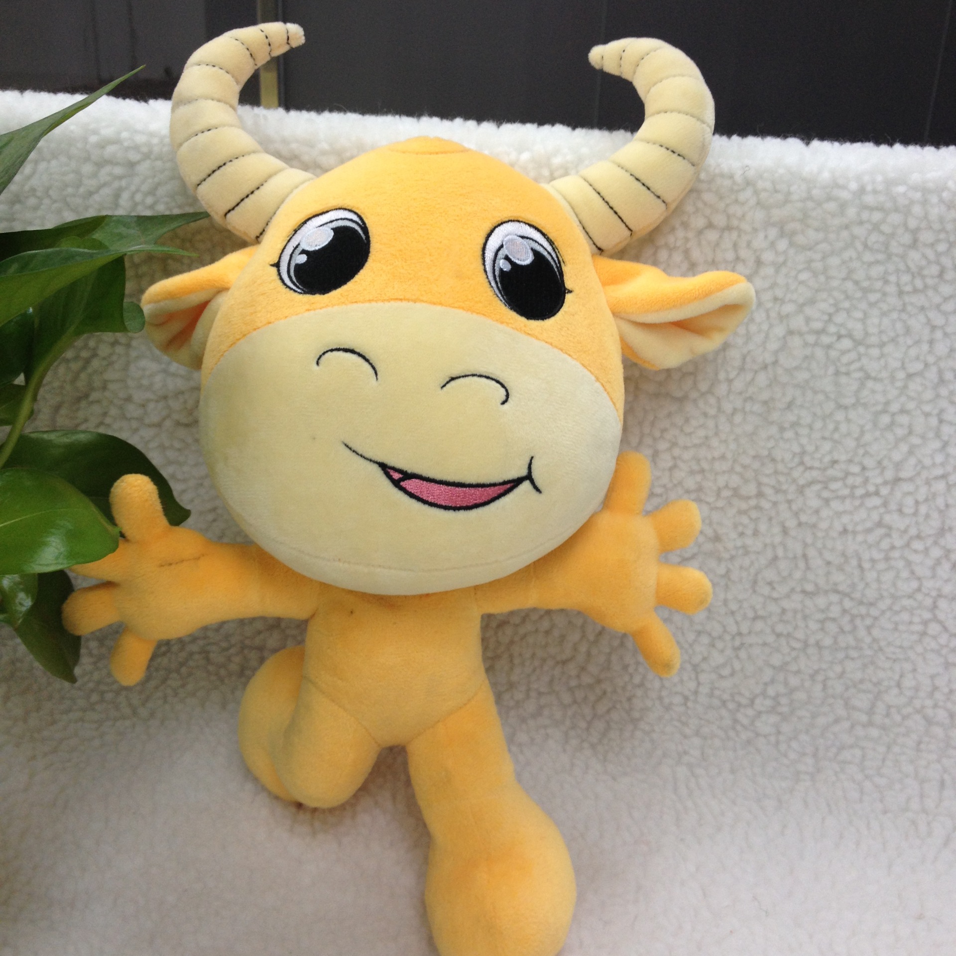 厂家批发创意卡通毛绒玩具牛公仔吉祥物定制运动会生肖吉祥物