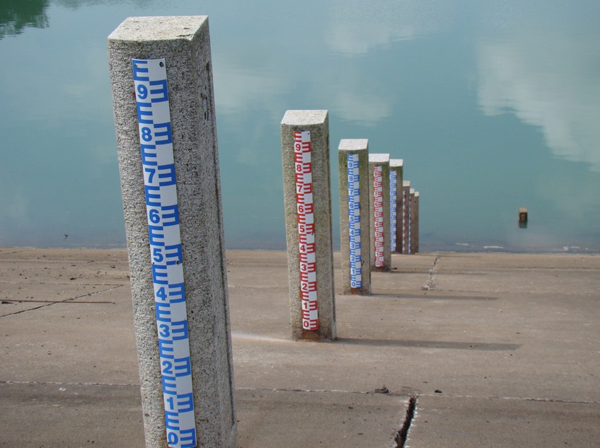 耐用平板水位尺,弧形水位尺,平形四边形水位尺,标高水位尺,梯形水标尺