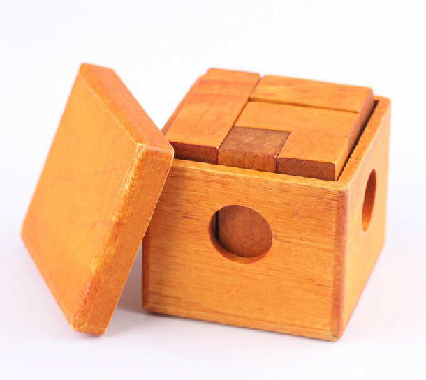 木制玩具益智玩具孔明锁鲁班锁方锁盒装立方体索玛立方榉木