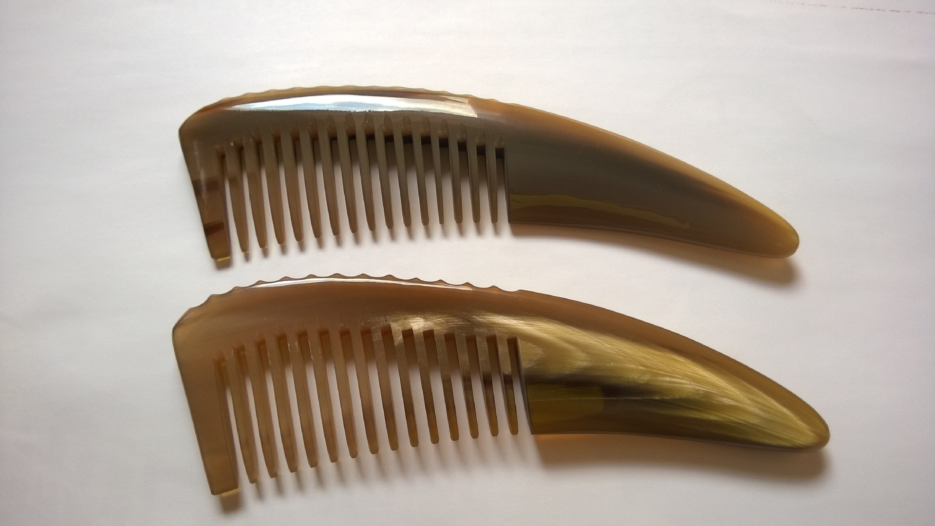 厂家直销批发天然白水牛角宽齿梳 2015新款精品白牛角梳 大号