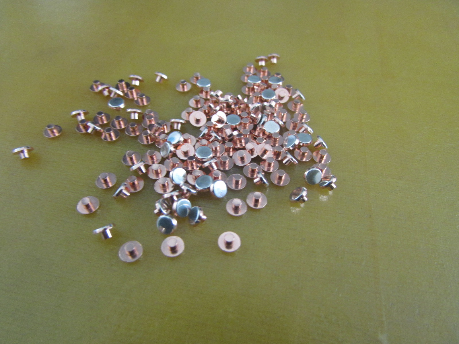 厂家直供各种电器开关继电器保护器温控器用银触点