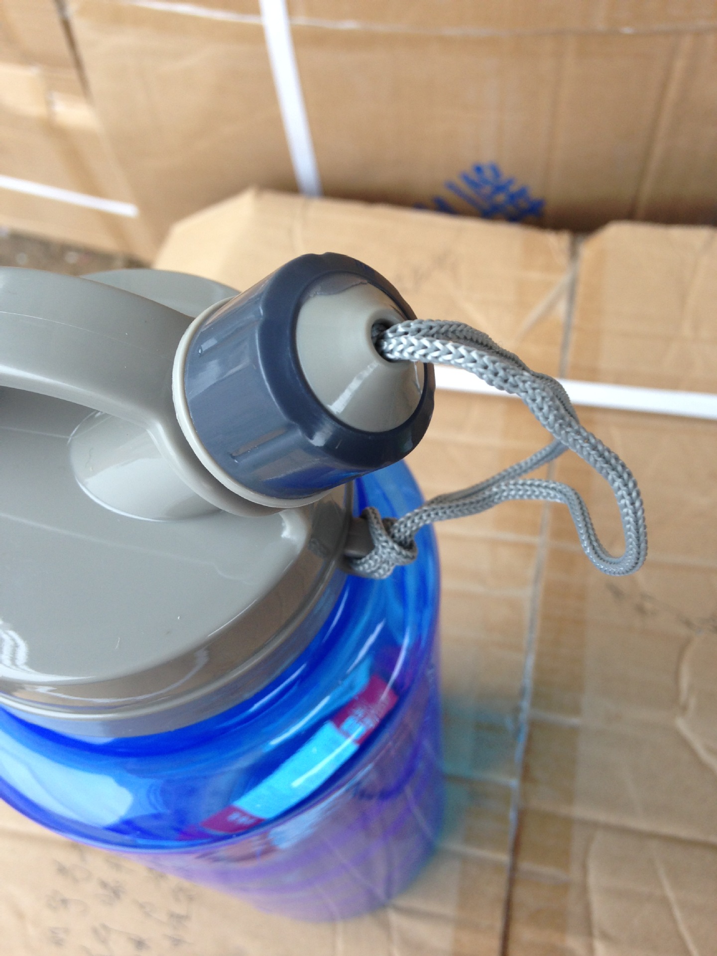 厂家直销2000-3000ml大容量太空杯 建广杯 pp手.