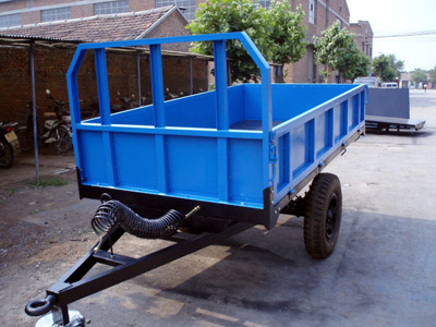 半挂式,自卸和非自卸等多种形式,可与8-120马力的各种型号拖拉机配套