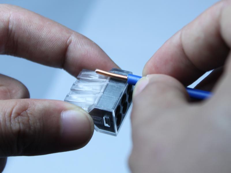 4位建筑电线端子 eu2.5/5.5-4照明用端子 免螺钉式端子