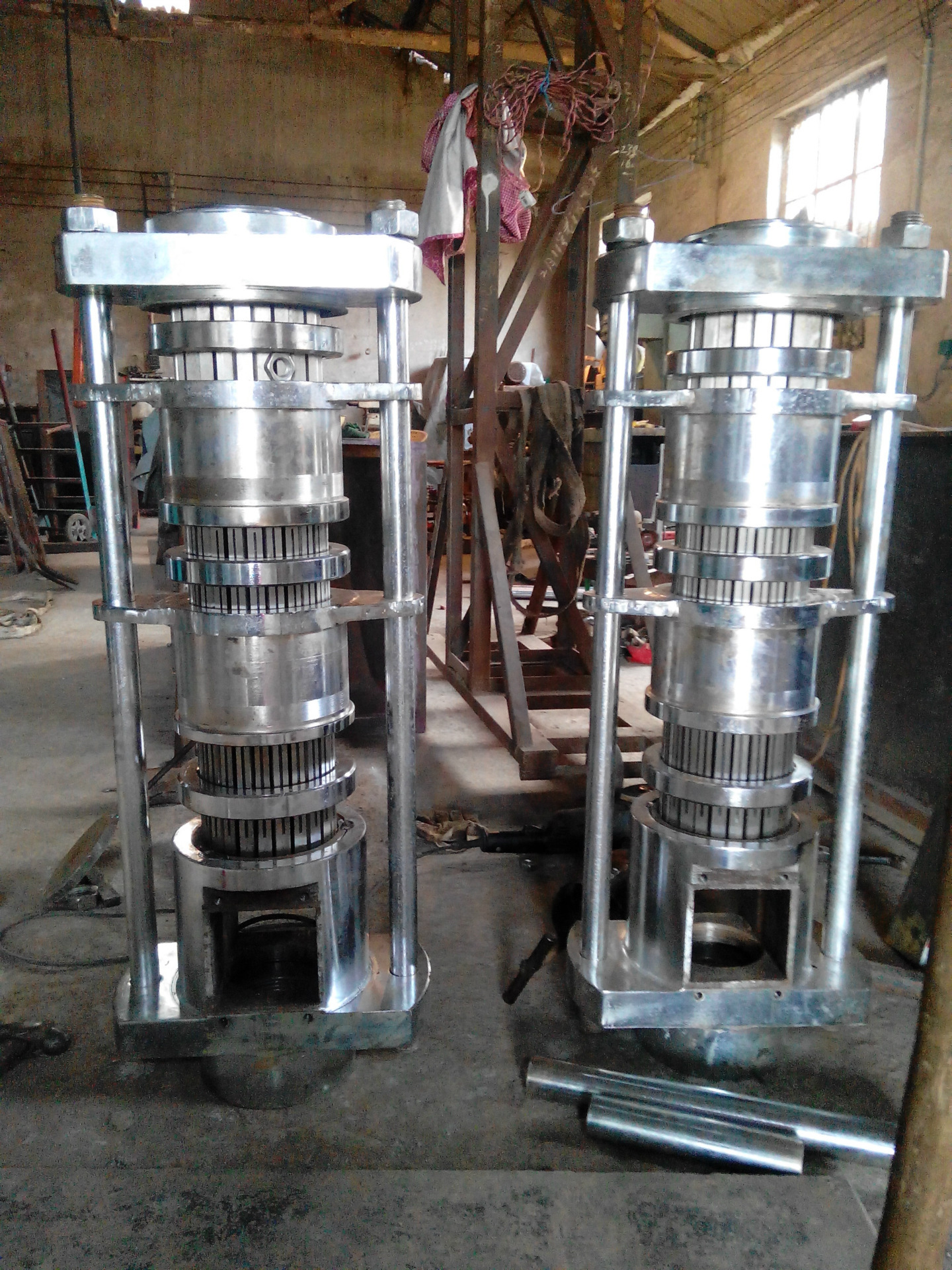 厂家供应大型螺旋榨油机 菜籽榨油机 花生榨油机 全自动榨油设备