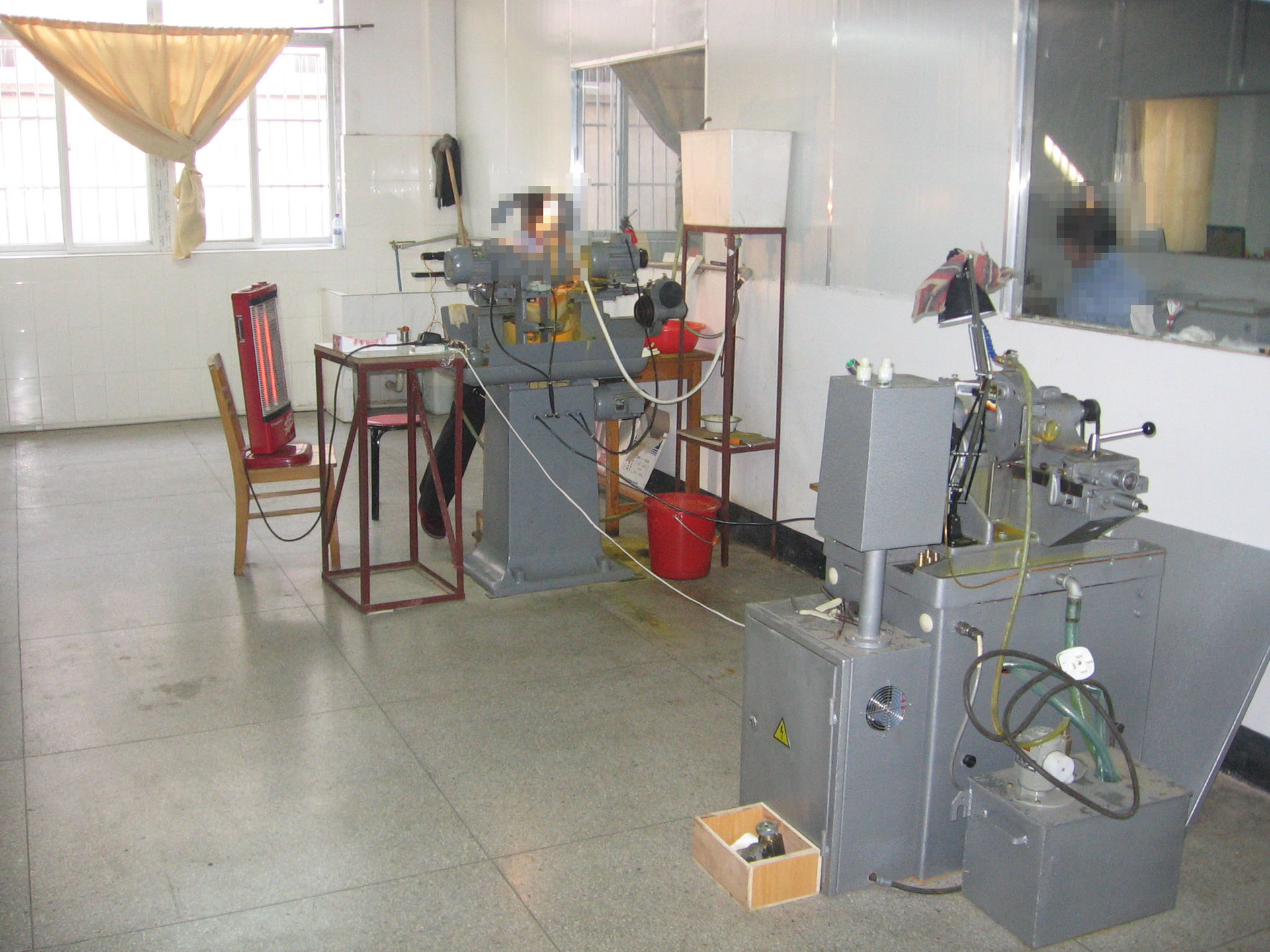 光学定中心磨边机