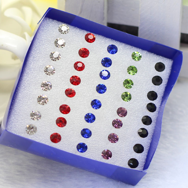 镶钻耳钉盒装20对水钻塑料针圆形地摊小耳钉学生养耳饰品防过敏
