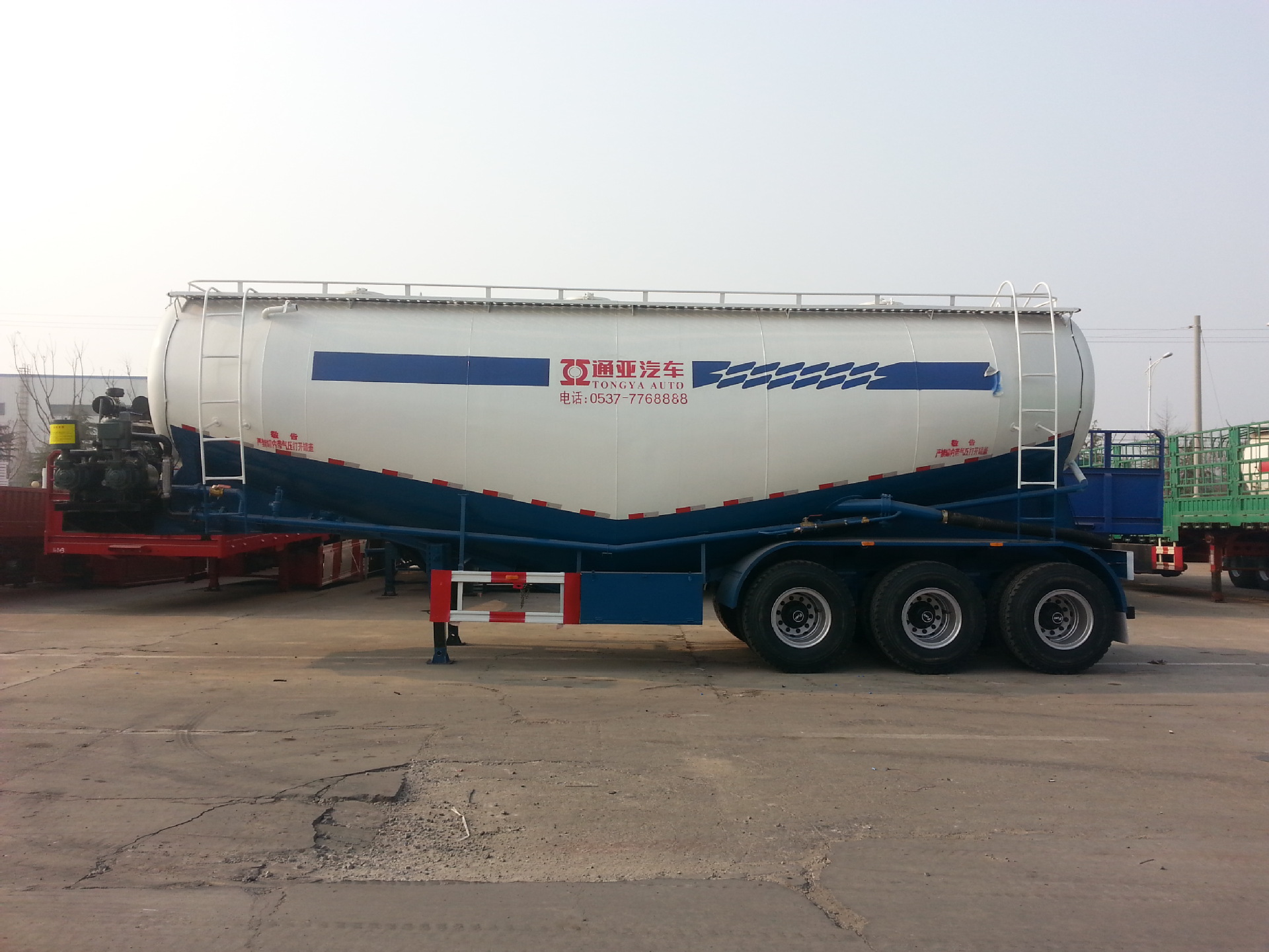 供应梁山通亚汽车罐式半挂车 43m3 粉罐半挂车 免购置税