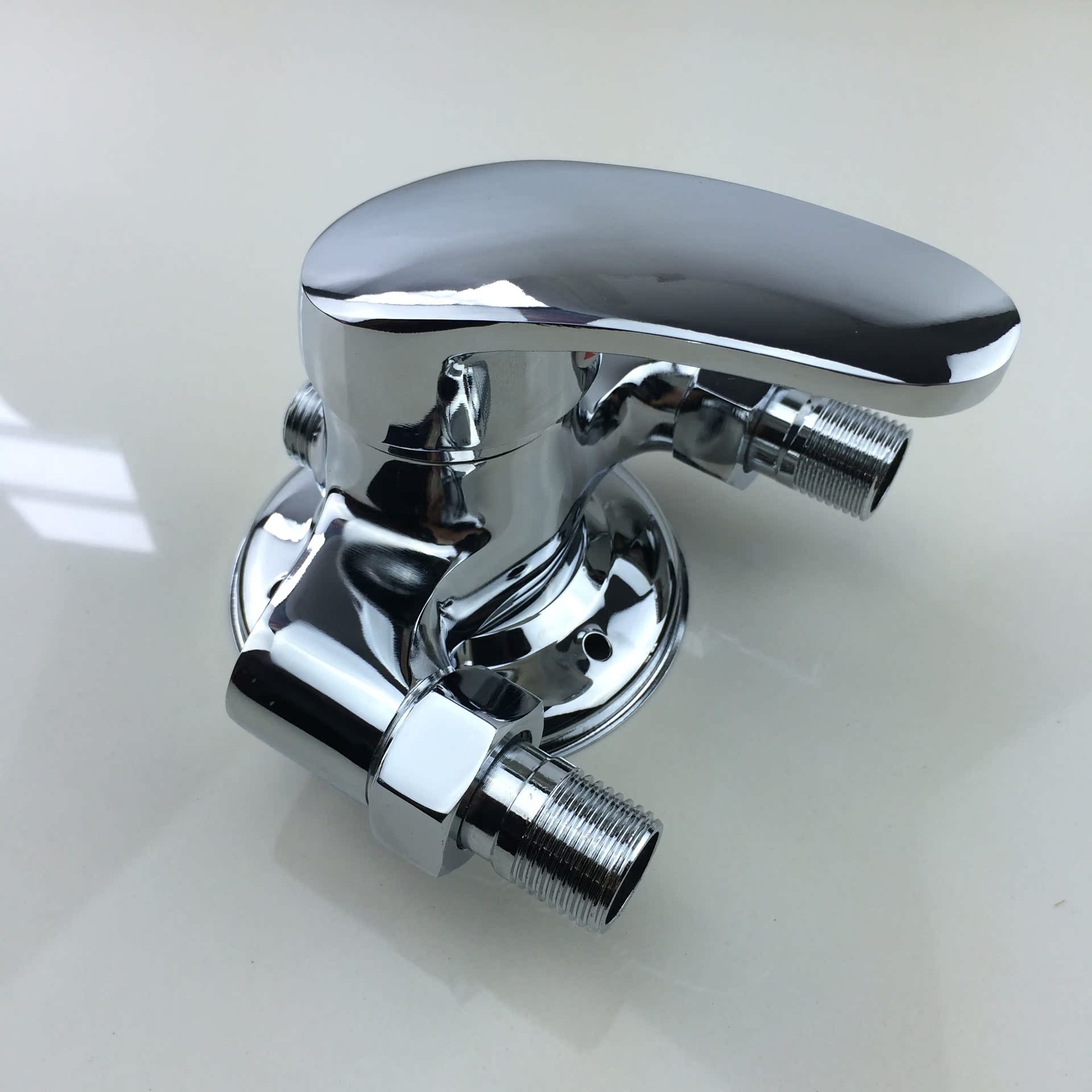 厂家直销 全铜 明装混水阀 三角淋浴龙头 太阳能上水阀 大量批发