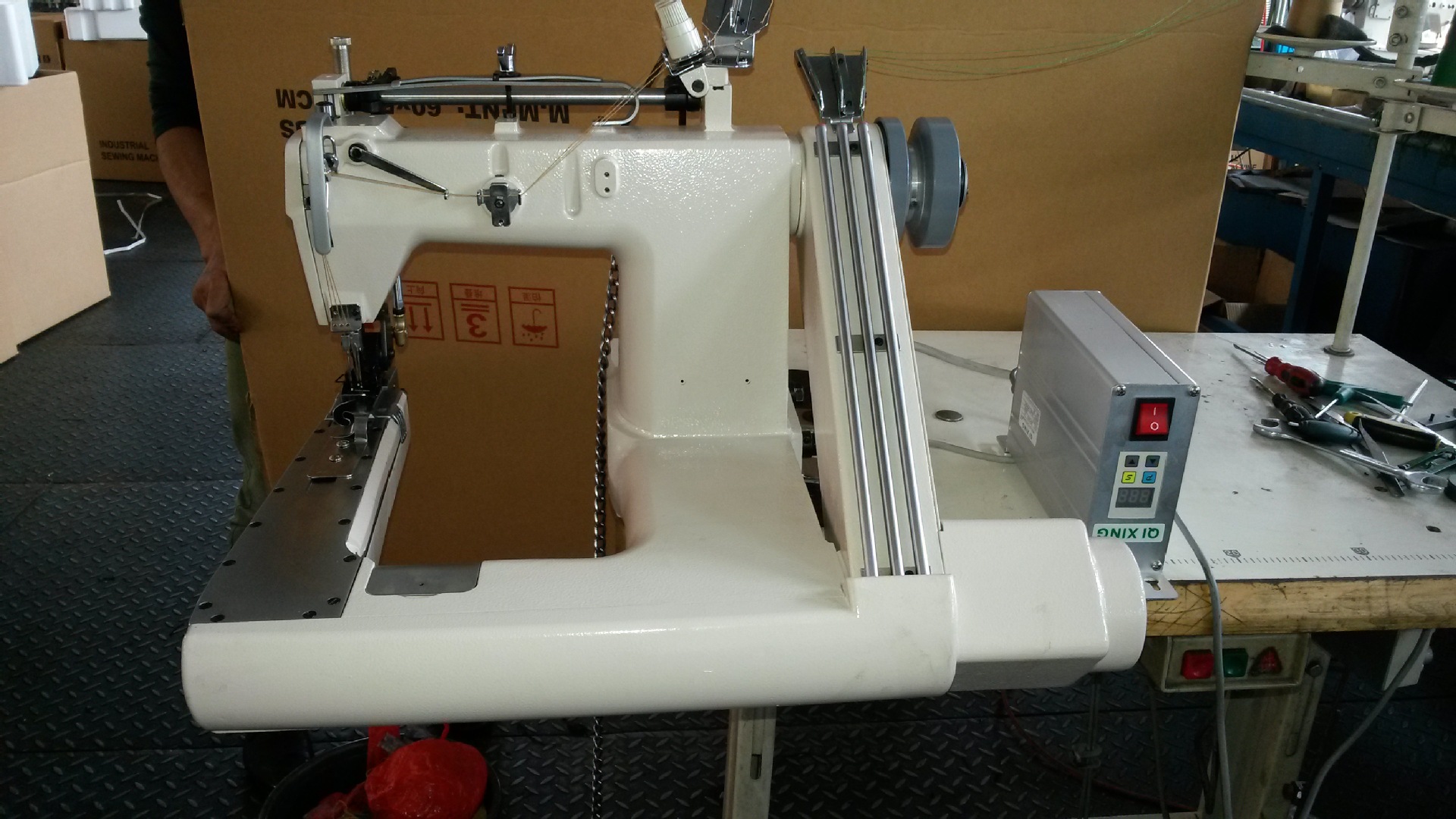 927/928埋夹机 重机款兄弟款埋夹机 工业缝纫机 服装设备