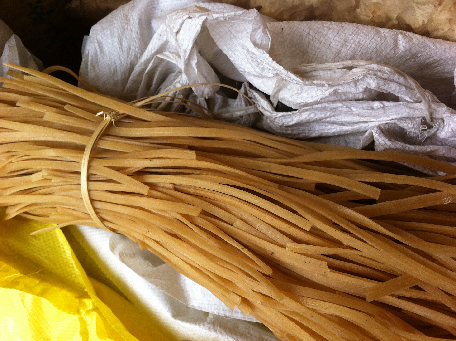 四川纯红薯粉条手工自制 红薯粉 酸辣粉火锅粉红薯粉条