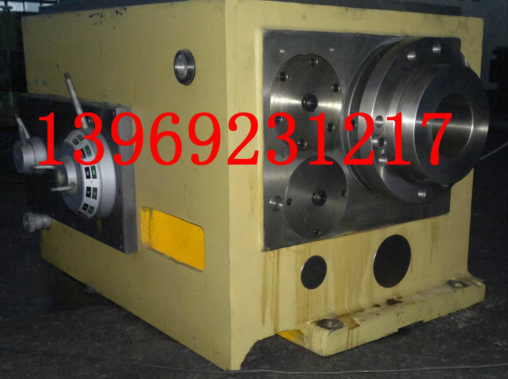 床头箱实物照片 字幕仁亿