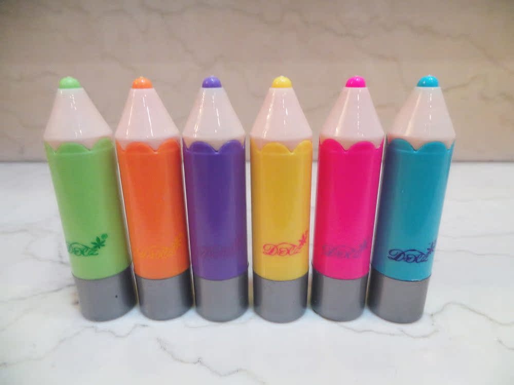 格子铺一手货源 梦幻彩笔无色润唇膏超萌铅笔 现货批发0.75