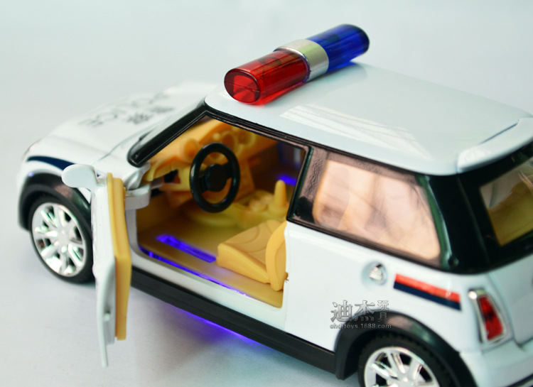 混装批发mini奥迪r8本田合金车模型警车带声光儿童玩具车