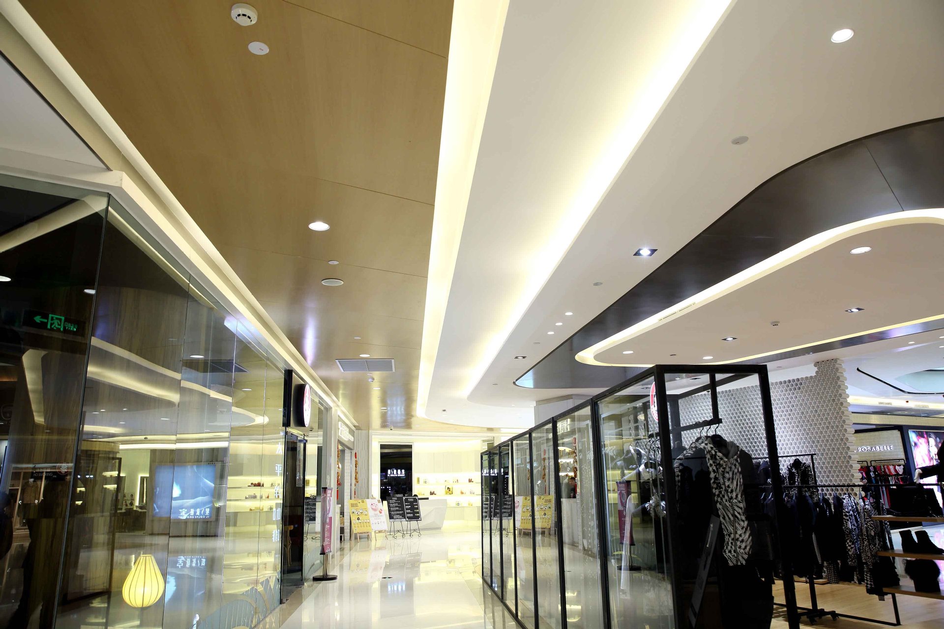 铝单板吊顶 铝方通吊顶天花|深圳华润购物中心 八和建材