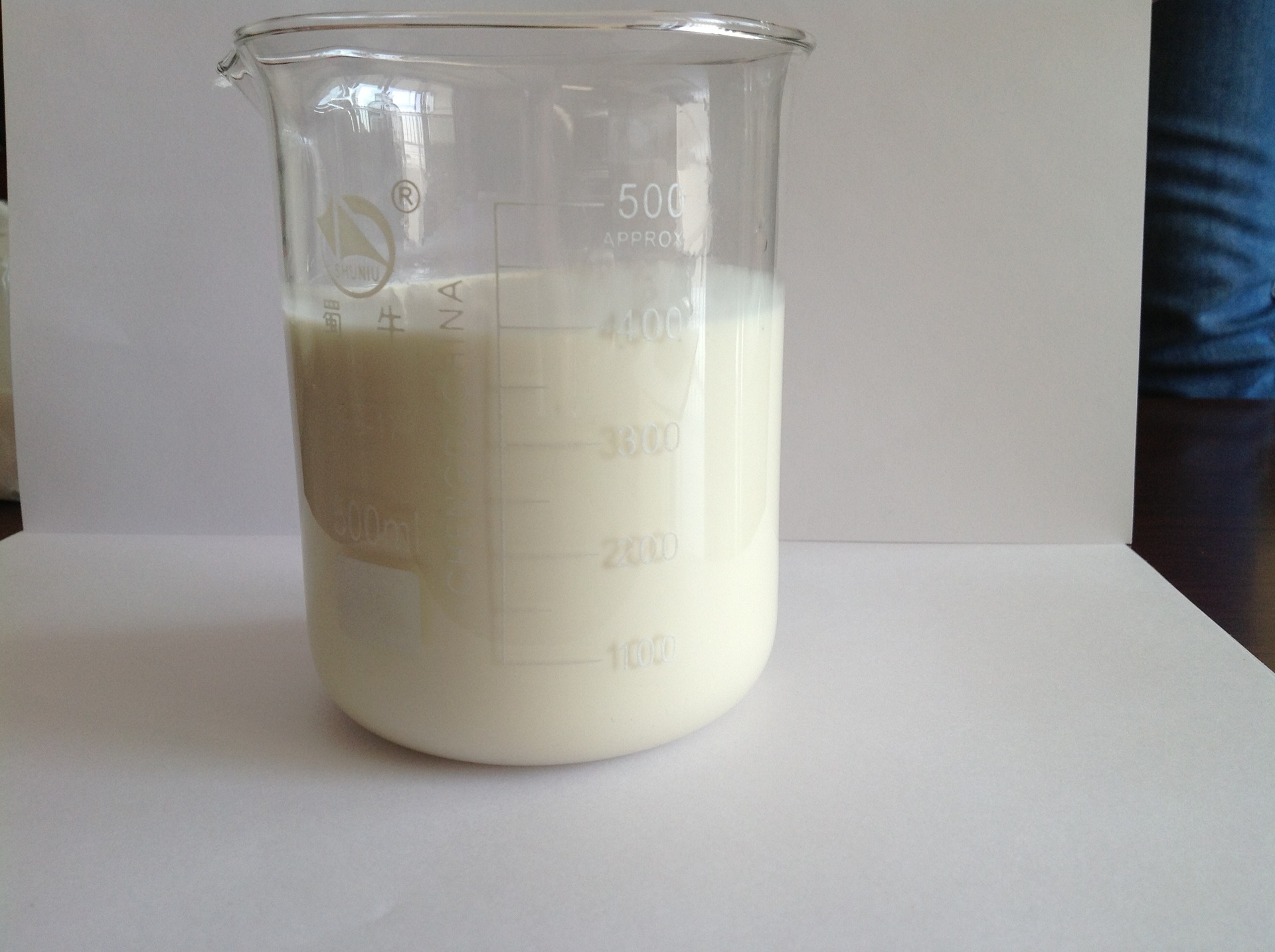 厂家批发 油田钻井液用液体润滑剂(白油润滑剂)无荧光润滑剂