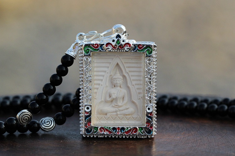 泰国佛牌正品批发代购白榄佛崇迪佛助事业生意招财转运