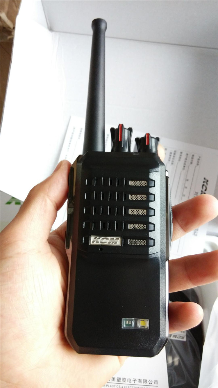新款包邮 深高科美u5对讲机 强信号远距离 低电报警声 手电照明