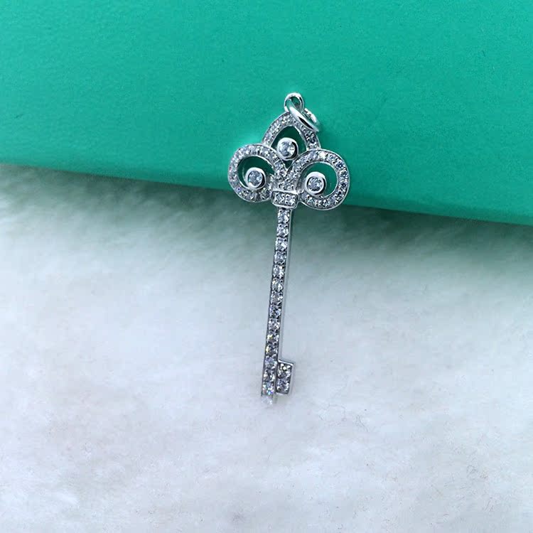 厂家订制精品鸢尾花形钥匙钥匙吊坠纯银镀金批发定制