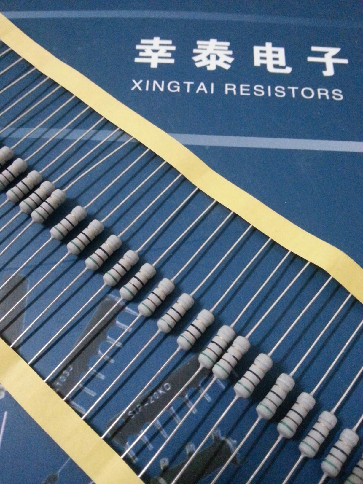 厂家直销小电阻碳膜,金属膜,氧化膜,多种系列供你选择