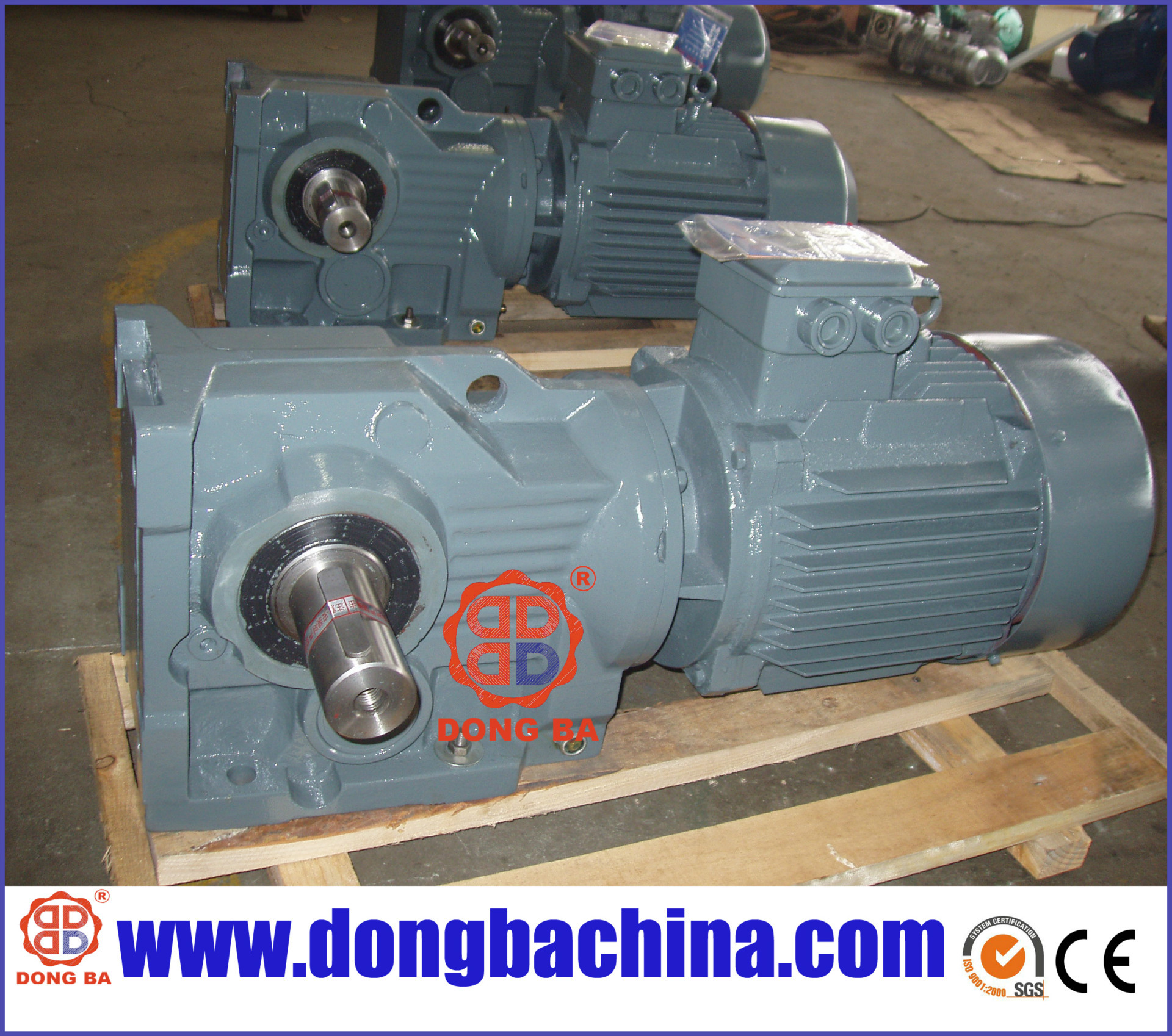 齿轮减速机齿轮类型斜齿轮减速机安装形式卧式立式布局形式同轴式齿面