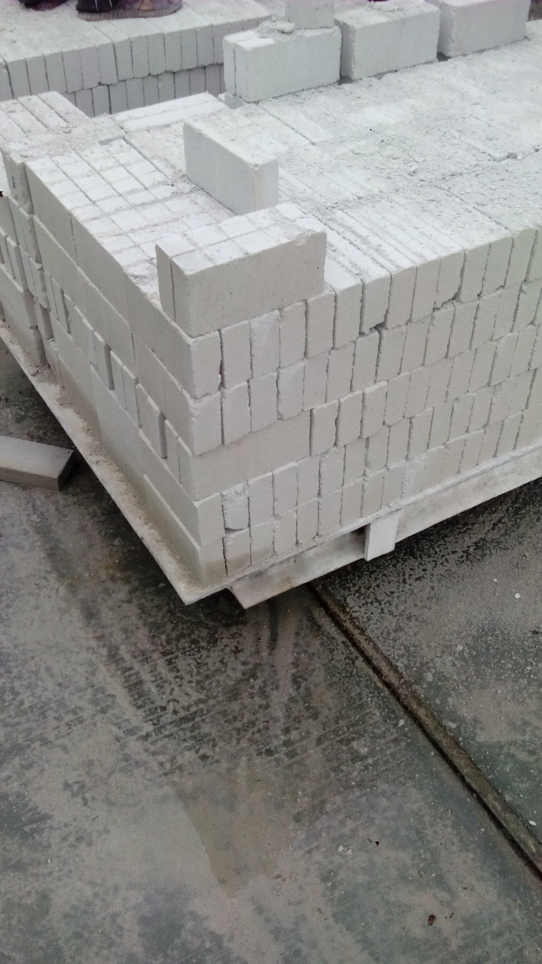 深圳灰砂砖批发黏土砖红砖灰沙砖小沙砖灰砂砖红砖