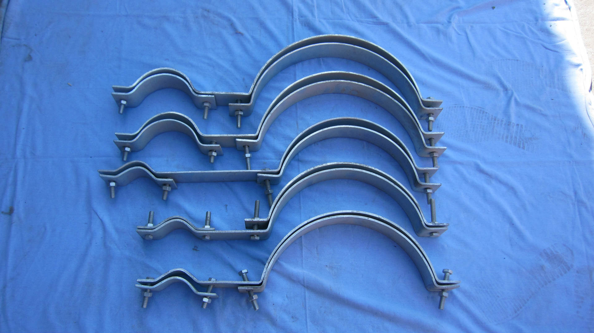 供应 抱箍(图)各种铁件 电缆上杆抱箍 电缆抱箍