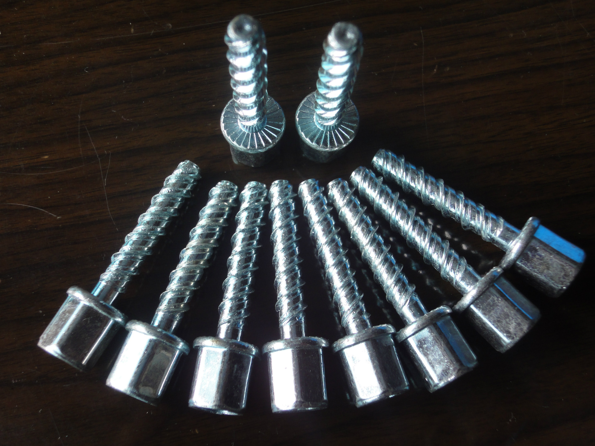 供应新型高品质吊顶螺栓