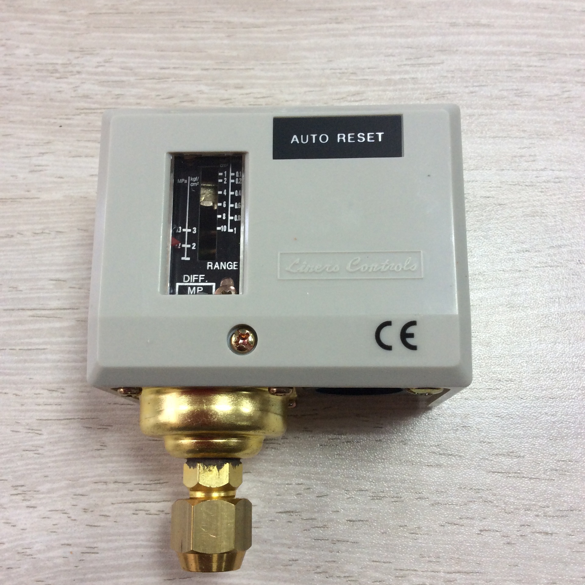 制冷  空调用 压力控制器 正面