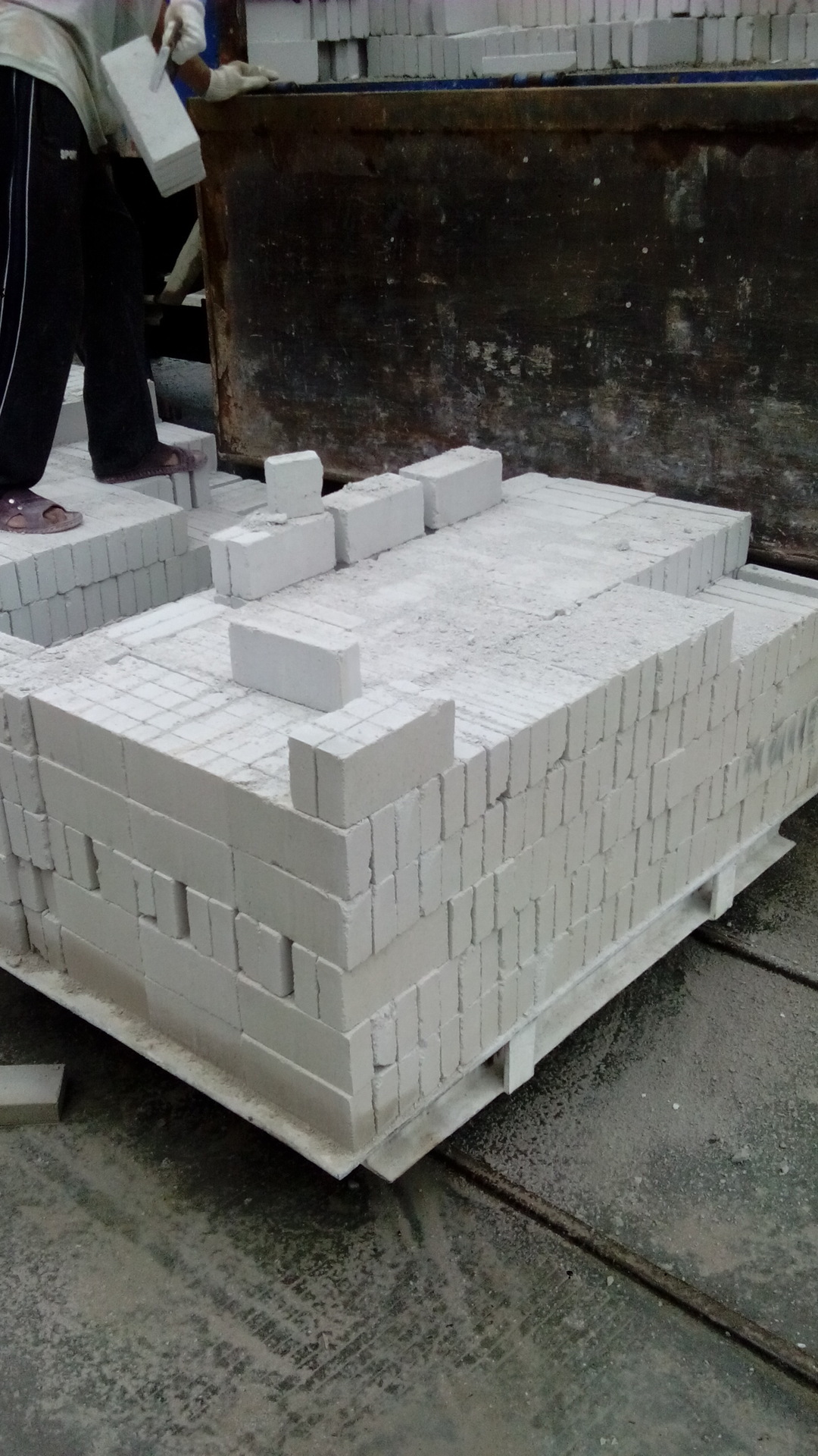 厂家直销 蒸压灰砂砖,灰沙砖 mu10灰砂砖 送货上门 可开票